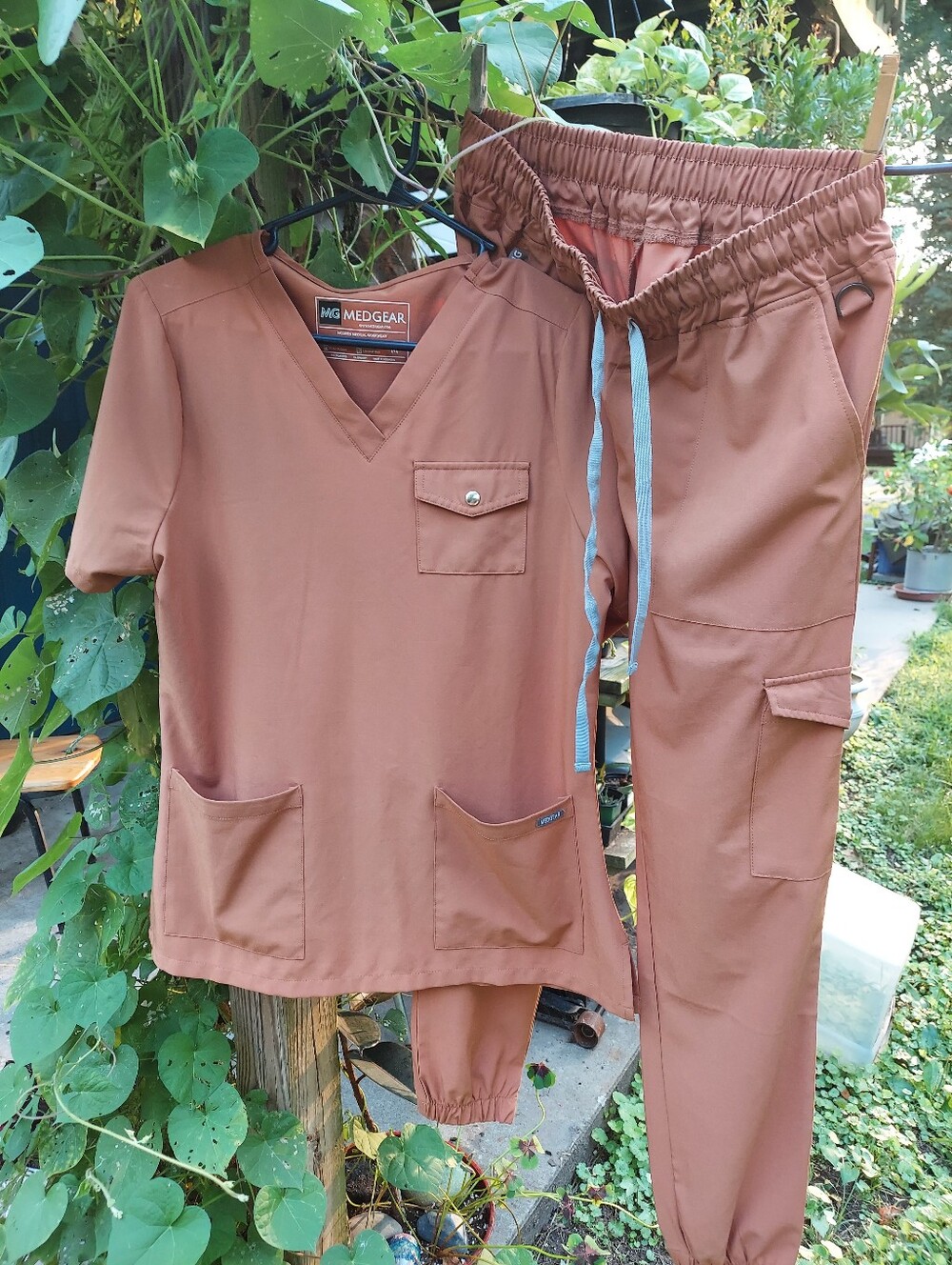 Medgear Women's Jogger Scrub Set Size Medium